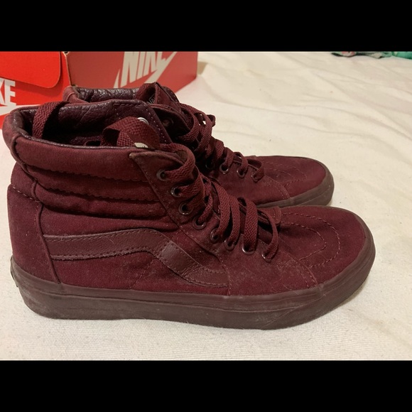 Shoes - Picture 1 of 3